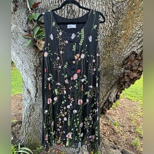 100% Silk Made in Italy Tina Stephens-Linea black floral embroidered dress. 14